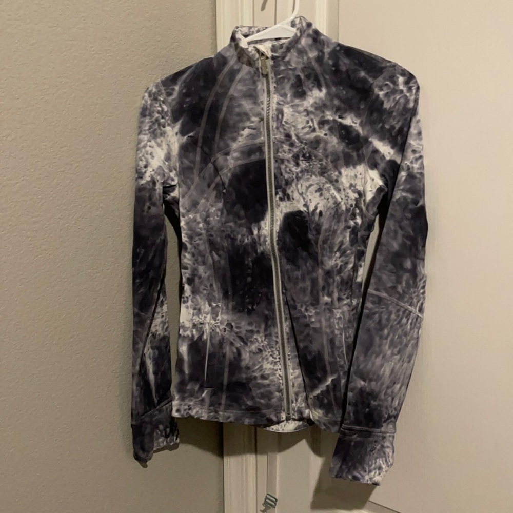 Lululemon define jacket luxtreme sz 6